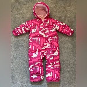 Columbia, baby girl, zip hooded snowsuit – 12 to 18 months. Like new.